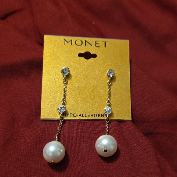 Monet Jewelry - Monet Gold and Pearl Drop Earrings